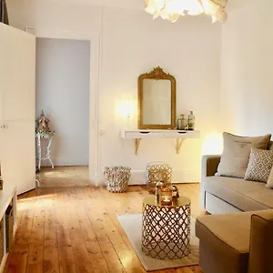 cosy-la-maison-au-bois-dormant.hotels-rhonealpes.com/
